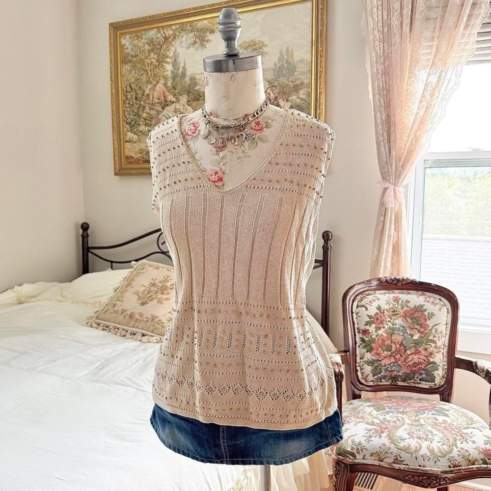cream knit tank
Y2K liz claiborne cream knit tank top size large